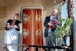 پخش فیلم سینمایی «اینجا چراغی روشن است» از شبکه نمایش