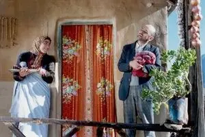 پخش فیلم سینمایی «اینجا چراغی روشن است» از شبکه نمایش