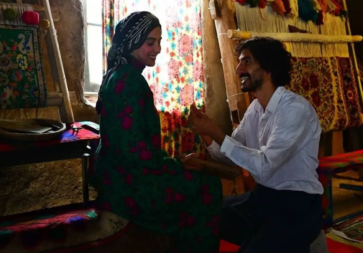 «اتاقک گلی»؛ تار جنگ و پود عشق