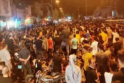از نگاه شرق‌شناسانه به خوزستان دست بردارید