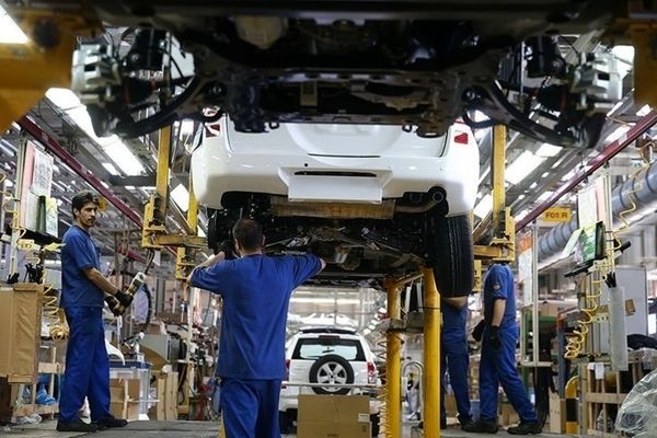 سرانه کارکنان خودروسازان ایرانی ۳ برابر دنیا