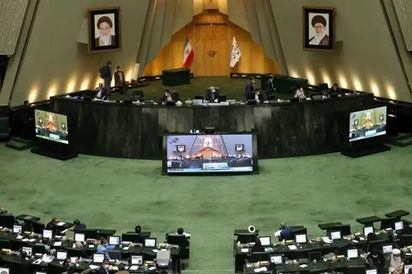 ثبت استیضاح همتی و پاکنژاد در سامانه مجلس