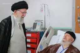 عیادت رهبر معظم انقلاب اسلامی از حضرت آیت‌الله مکارم شیرازی