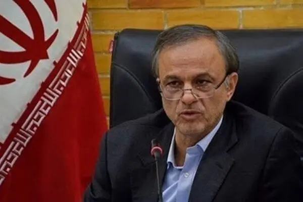 رزم حسینی: برای تولید مرغ و تخم‌مرغ مشکل داریم