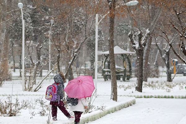 تهران برفی می‌شود
