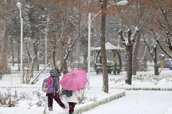 تهران برفی می‌شود
