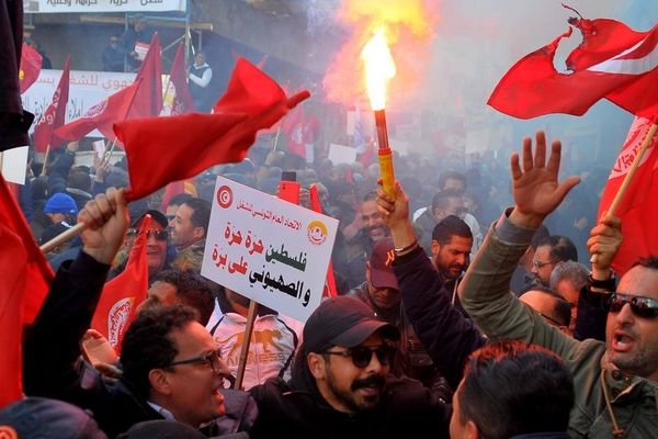 مخالفان تونس تظاهرات کردند