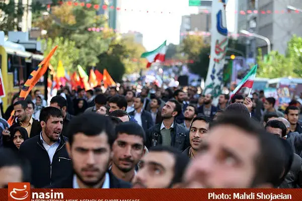 حضور مقتدرانه ملت ایران در ۱۳ آبان، لرزه بر پیکره استکبار جهانی انداخت