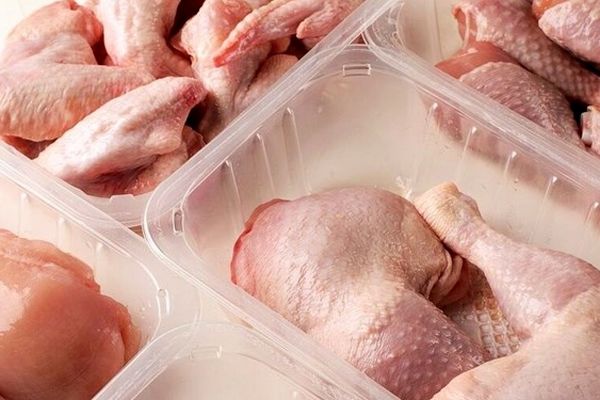 مجوز صادرات ۱۷ هزارتن گوشت مرغ مازاد صادر شد