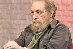 فراستی: «قهرمان» از نمای اول تا آخر گدایی جایزه است