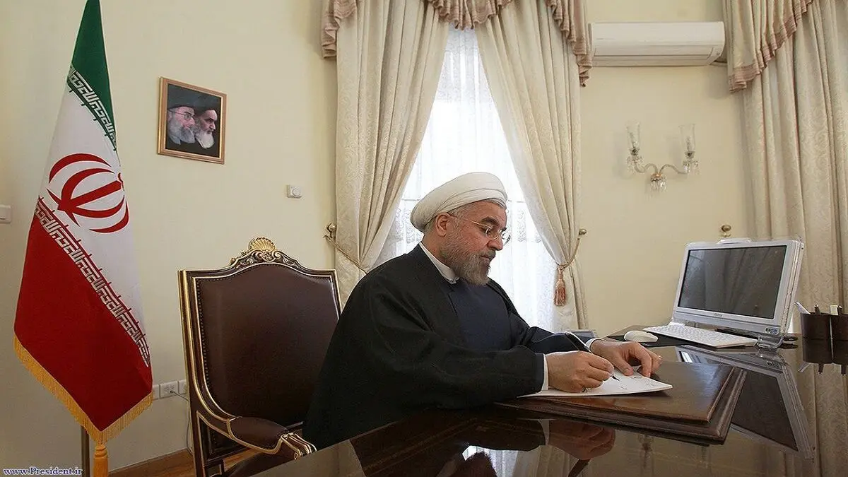 روحانی:در ثبت نام از داوطلبان، قوانین موجود ملاک عمل باشد
