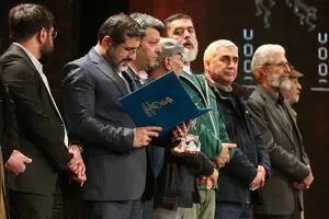 پرواز سیمرغ در اوج سیاست