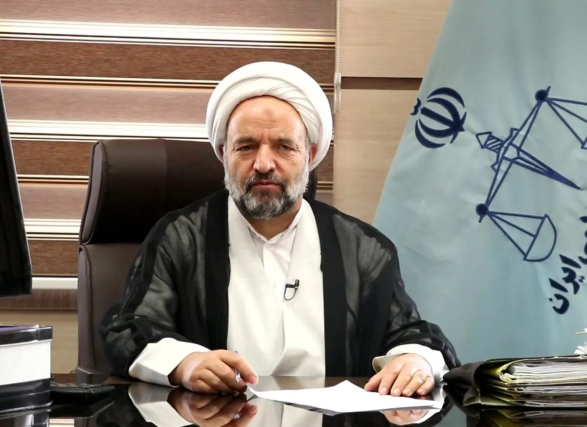 کشف حجاب خارج از محل کار گزارش خواهد شد