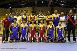 تدریس زبان انگلیسی در اردوی فرنگی‌کاران جوان و نوجوان