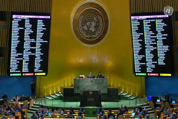 مجمع عمومی سازمان ملل به پیشنهاد عضویت کامل فلسطین در سازمان ملل رای مثبت داد 