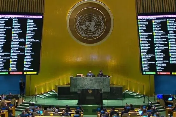 مجمع عمومی سازمان ملل به پیشنهاد عضویت کامل فلسطین در سازمان ملل رای مثبت داد 