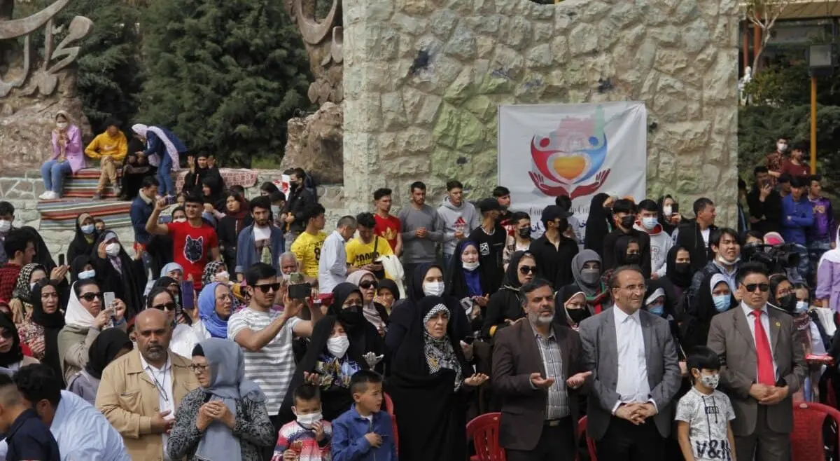چند افغانستانی در ایران زندگی می‌کنند؟