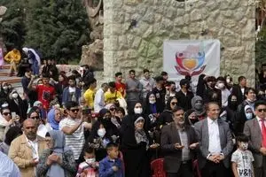 چند افغانستانی در ایران زندگی می‌کنند؟