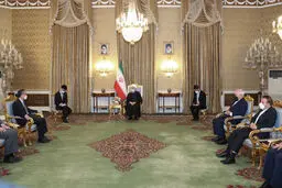 چین در تأمین واکسن کرونا در کنار ایران خواهد بود