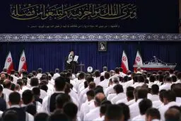 رهبر انقلاب: انقلاب اسلامی دریانوردی ایران را از تعطیلی درآورد