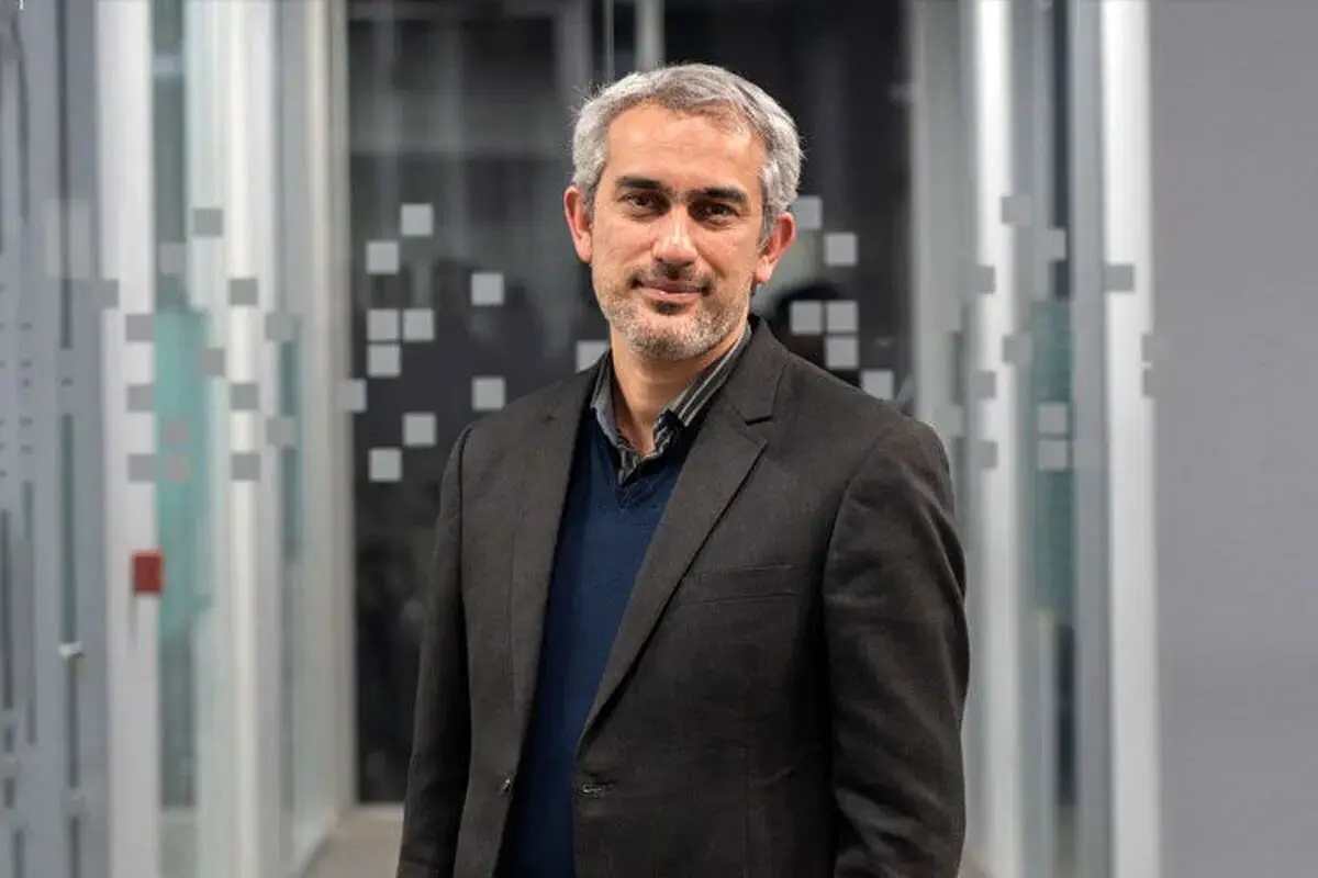  سوابق مدنی‌زاده در یک نگاه 