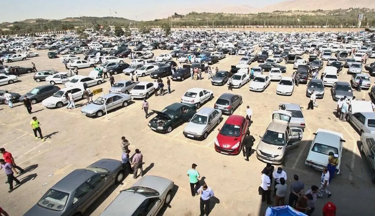 بازار خودرو همچنان در رکود