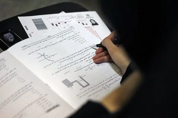 تمدید مهلت انتخاب رشته کنکور ۱۴۰۴ تا ۱۸ شهریور | اصلاح دفترچه راهنما و اضافه شدن رشته‌محل‌های جدید
