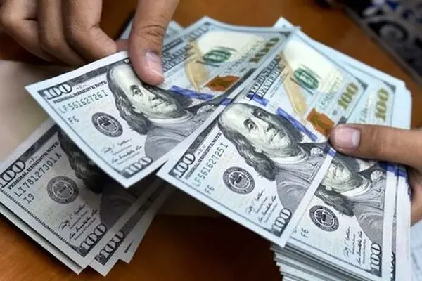 نوسان اندک نرخ در بازار ارز؛ قیمت دلار تغییر نکرد
