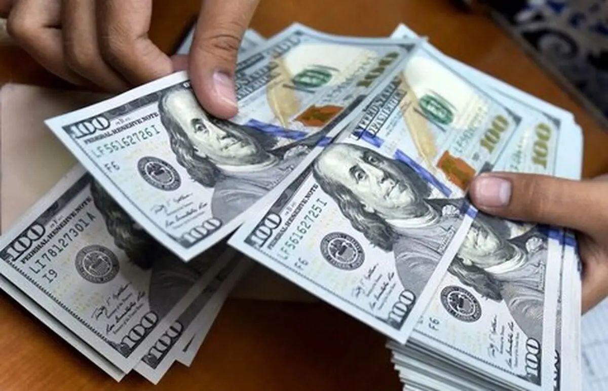 نوسان اندک نرخ در بازار ارز؛ قیمت دلار تغییر نکرد
