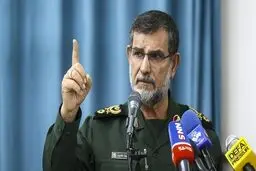 نه احساسی عمل می‌کنیم نه عجولانه