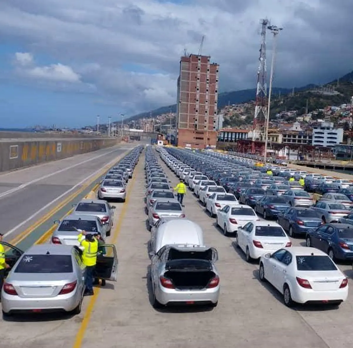 آغاز ثبت نام ۱۴ محصول ایران‌خودرو بدون حساب وکالتی؛ ثبت‌نام تا ۲۶ بهمن