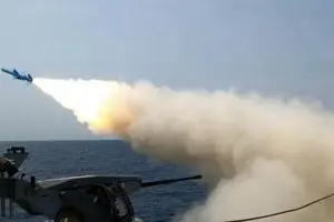 مرحله دوم رزمایش نیروی دریایی سپاه؛ بازتاب جهانی برد بلند و دقت موشک‌های ایران