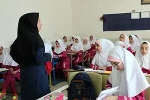 کاهش ساعات تدریس معلمان مدارس غیردولتی به ۳۰ ساعت | ارتقای کیفیت آموزش با دوره‌های توانمندسازی