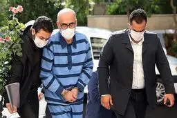اکبر طبری به اوین بازگشت