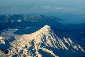 تکذیب فوران آتشفشان دماوند | سازمان زمین‌شناسی: هیچ نشانه‌ای از فعال‌شدن قریب‌الوقوع وجود ندارد