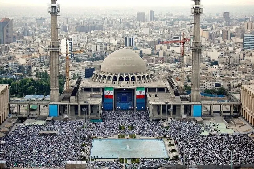 آماده‌سازی مصلای بزرگ تهران برای آیین وداع با پیکر مطهر امام قائد شهید