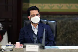 فیلم: واکنش مجری برنامه تلویزیونی به تیک آبی آذری جهرمی در تلگرام