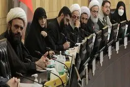 کمیسیون فرهنگی در انزوا