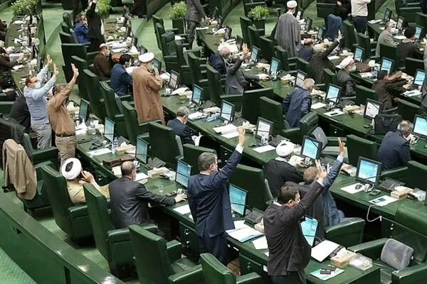 نمایندگان بالاخره نگران جایگاه مجلس شدند