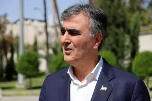  دلار در مرکز مبادله رسمی در ۷۰ هزار تومان تثبیت می‌شود