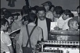 خطر انحراف انقلاب به یک بینش ملی‌گرایانه 