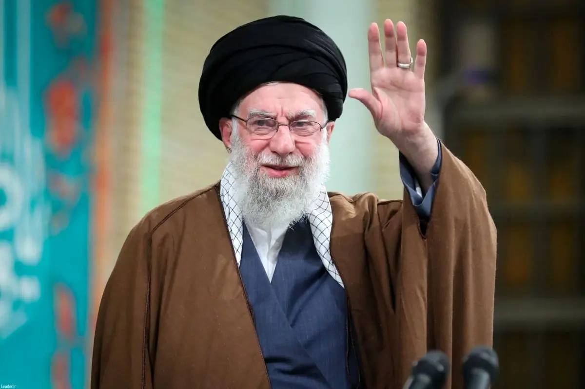 رهبر انقلاب: کشور در حال حرکت، تلاش و پیشرفت است