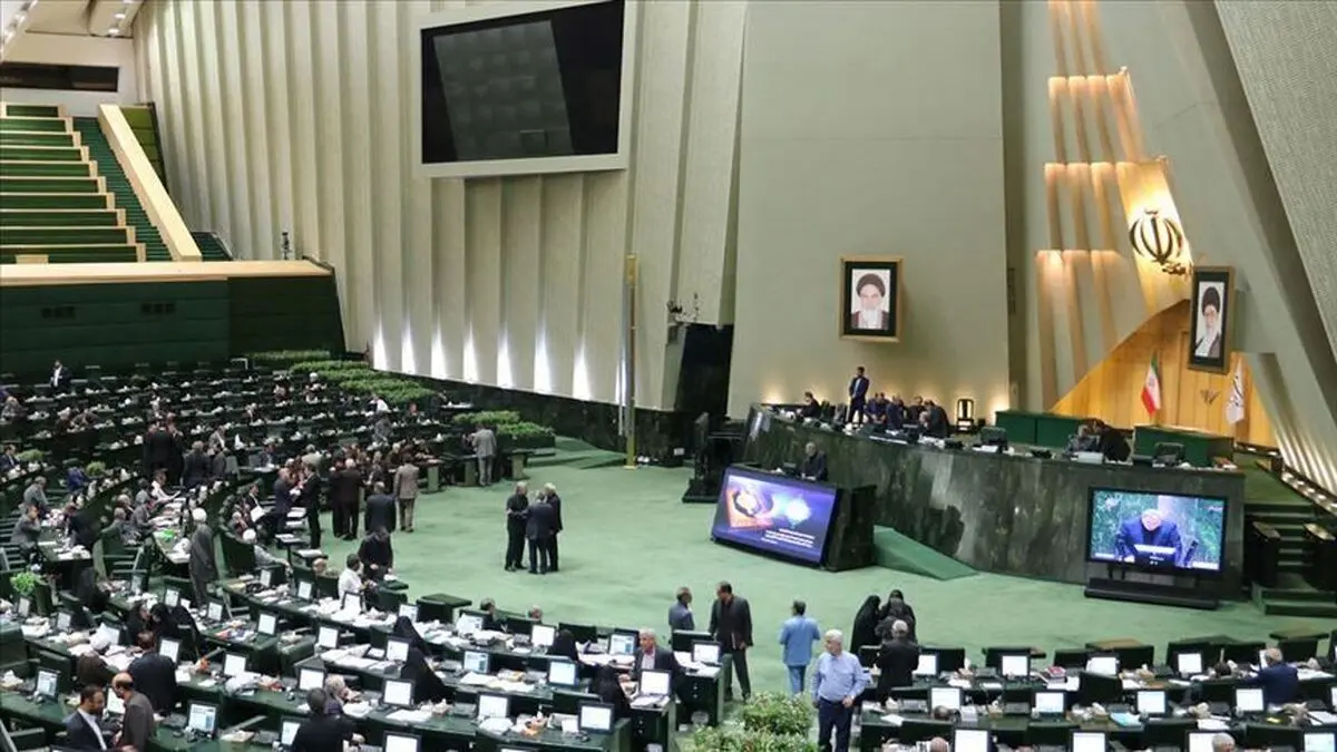 
فیلم: رساندن صدای اعتراض مردم، دخالت در کار دولت است؟
