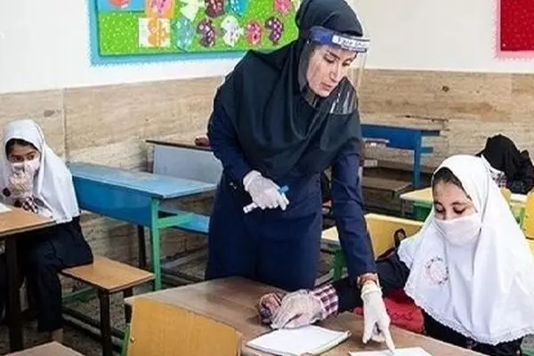 نه معلم داریم، نه انگیزه