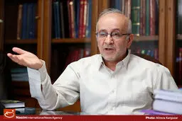می گویند از اصل قانون اساسی توبه کنید