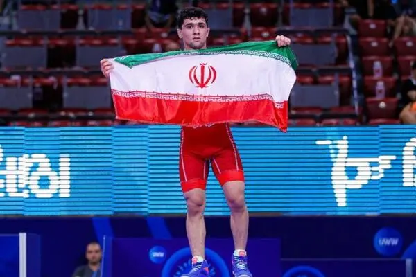 فرنگی‌کاران جوان ایران بر بام آسیا ایستادند