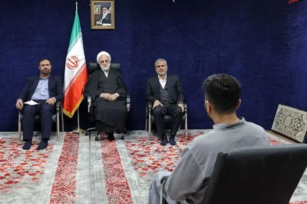 بازدید ۵ ساعته رئیس قوه قضاییه از ندامتگاهِ محل نگهداری برخی از متهمین ارتکاب اعمال تروریستی و آشوبگری