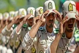 موافقت رهبر انقلاب با بخشش اضافه خدمت سربازان 