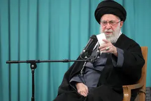 بگذارید رئیس‌جمهور و مسئولین قوا کارشان را بکنند