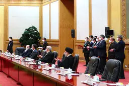 گزارشی از سفر دو روزه‌ی رئیس جمهور به چین